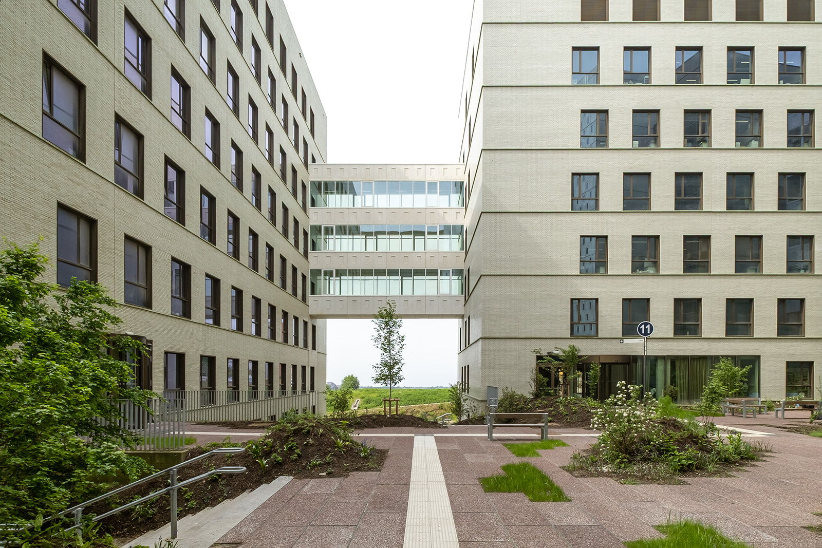 image of Edelengobe gevelstenen voor UZ Gasthuisberg